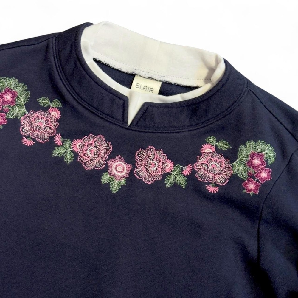 Blair Floral Embroidered Fleece Sweatshirt Womens M Grandmacore Inset Collar